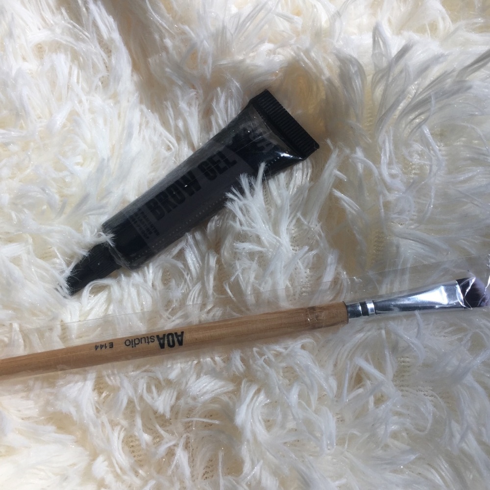 Brow gel and brush